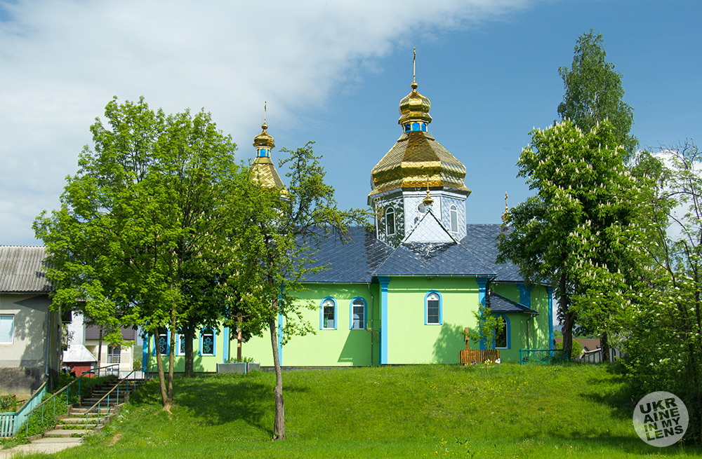 Новая Свято-Духовская церковь в Колочаве